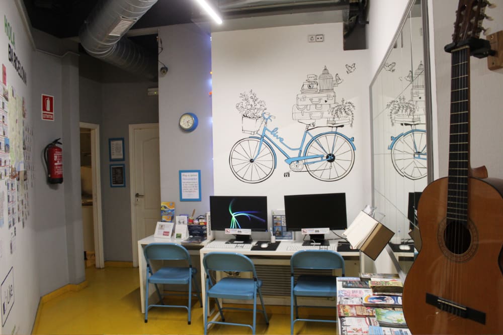 the lounge of sleep green hostel barcelona